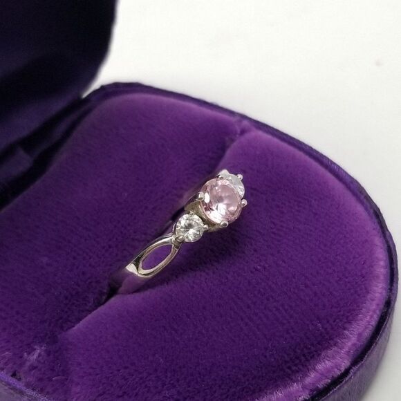 Vintage Sterling Silver Avon Pink Three Stone Ring Adjustable Band, Size 6 1/2 - Picture 4 of 11